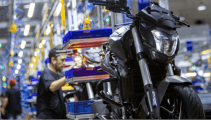Bajaj cresce 214% em 2025 e alcança sexta posição no ranking nacional