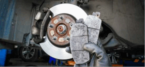 Situações que podem acelerar o desgaste das pastilhas de freio do veículo